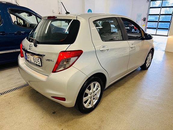 Toyota Yaris 15 of 25