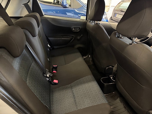 Toyota Yaris 18 of 25