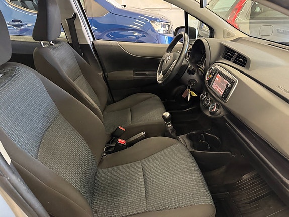 Toyota Yaris 17 of 25