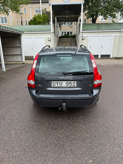 Volvo V50 3 of 8