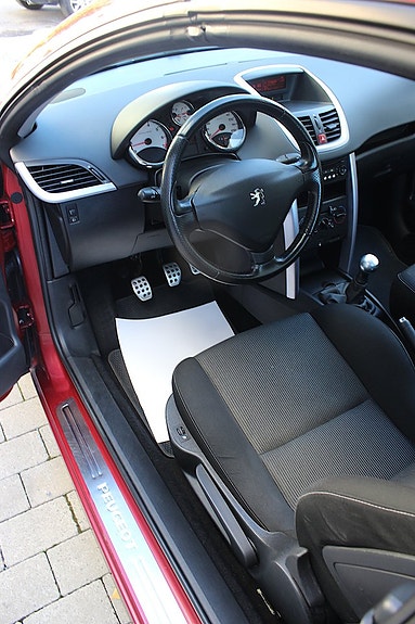 Peugeot 207 CC 22 of 24