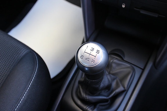 Peugeot 207 CC 19 of 24