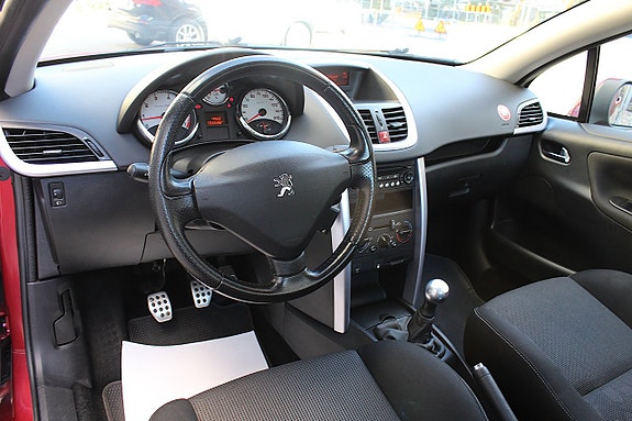 Peugeot 207 CC 24 of 24