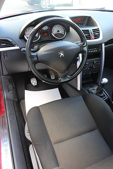 Peugeot 207 CC 23 of 24