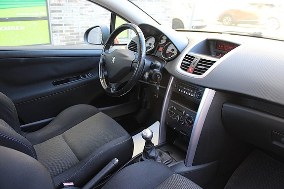 Peugeot 207 CC 18 of 24