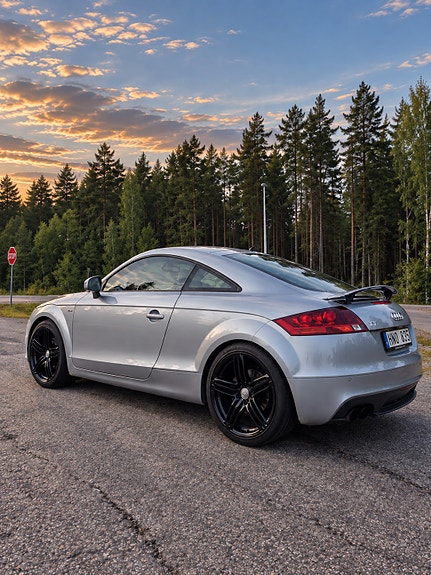 Audi TT 3 of 4