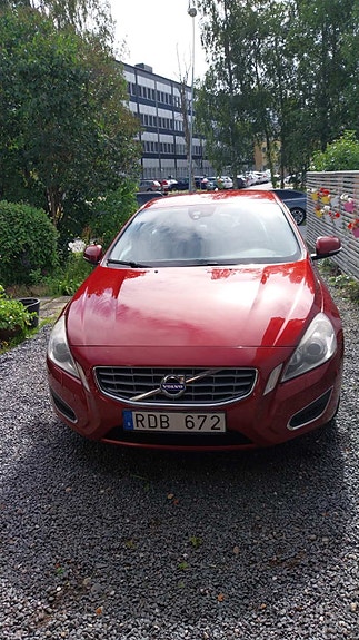 Volvo S60 2 of 7