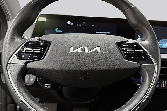 Kia EV6 8 of 18