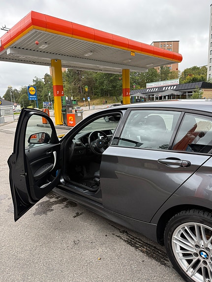 BMW 118i 12 of 15