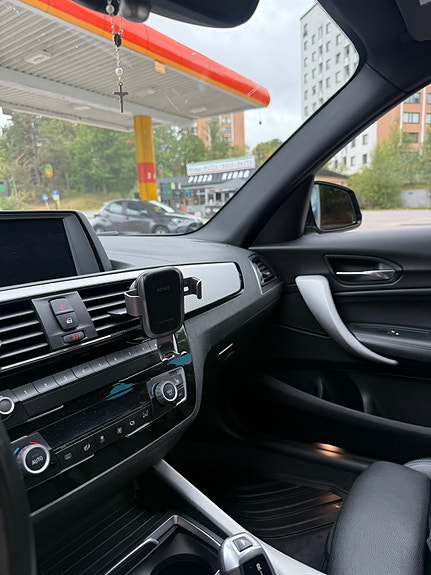BMW 118i 10 of 15