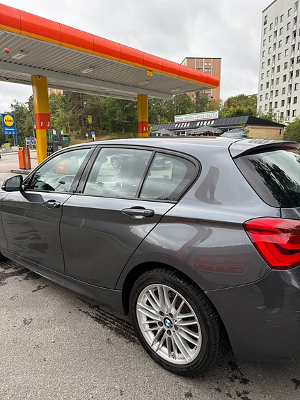 BMW 118i 5 of 15