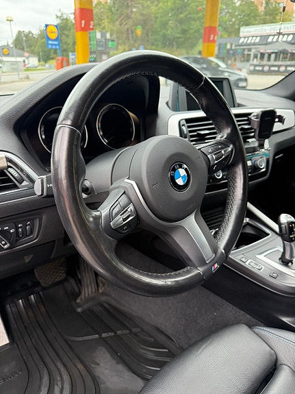 BMW 118i 7 of 15