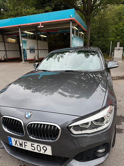 BMW 118i 2 of 15