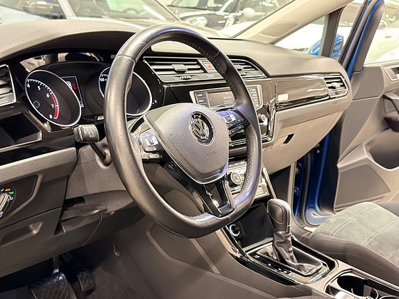 Volkswagen Touran 16 of 21