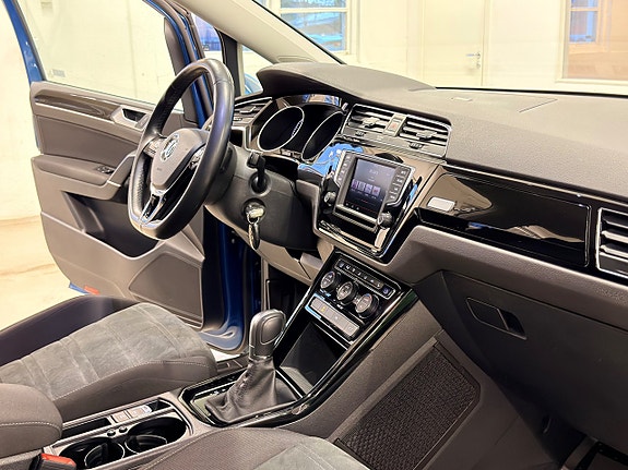 Volkswagen Touran 7 of 21
