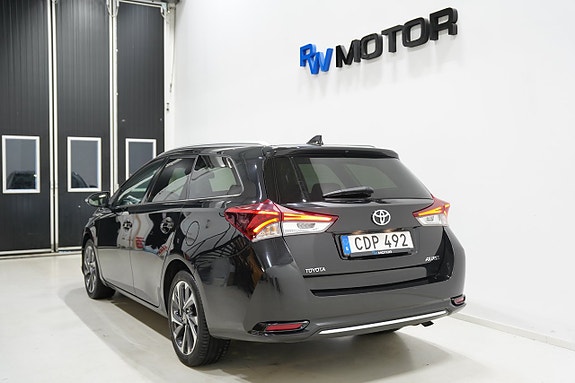 Toyota Auris 4 of 19