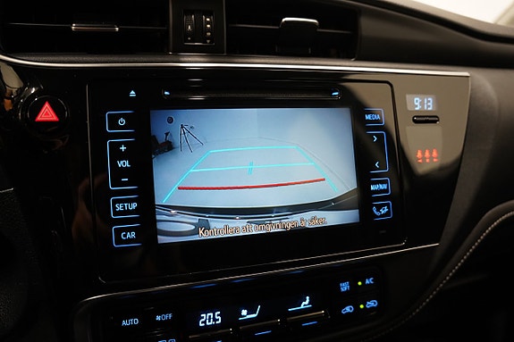 Toyota Auris 15 of 19