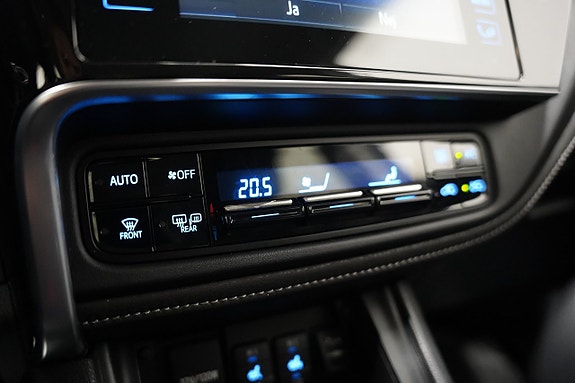 Toyota Auris 14 of 19
