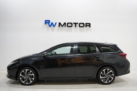 Toyota Auris 3 of 19
