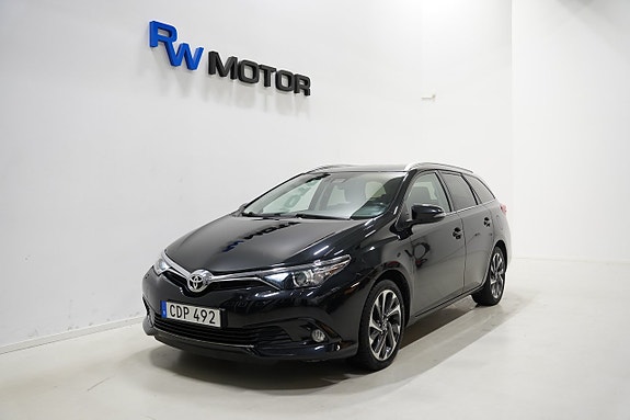 Toyota Auris 2 of 19
