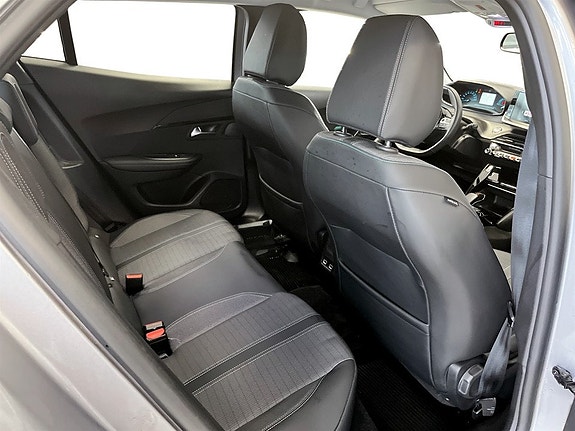 Peugeot e-2008 12 of 15