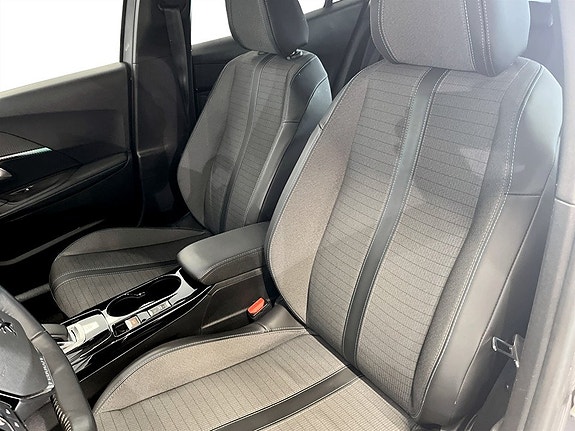 Peugeot e-2008 5 of 15