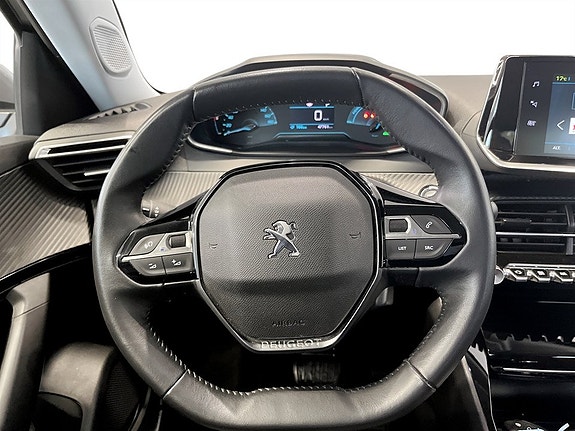Peugeot e-2008 7 of 15