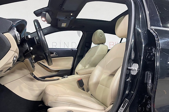 Mercedes-Benz GLA220 3 of 17