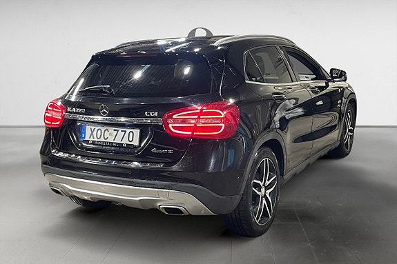 Mercedes-Benz GLA220 7 of 17