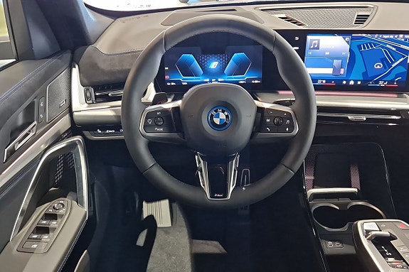 BMW iX1 11 of 22