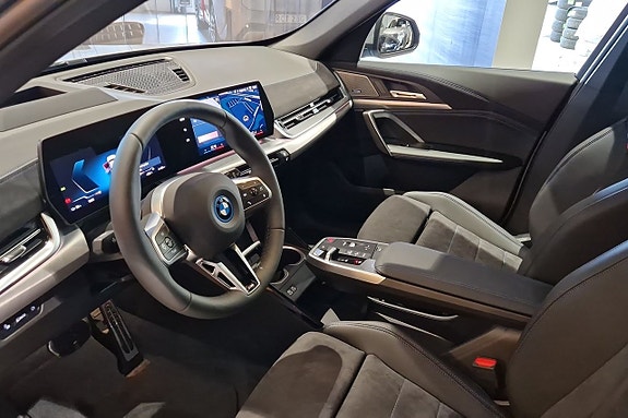 BMW iX1 14 of 22
