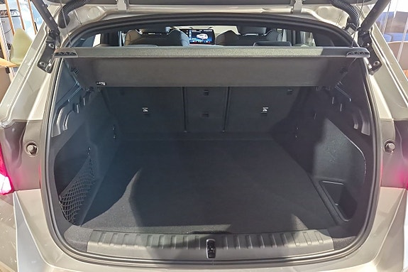 BMW iX1 12 of 22