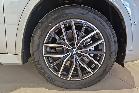 BMW iX1 17 of 22