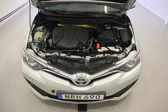 Toyota Auris 6 of 7