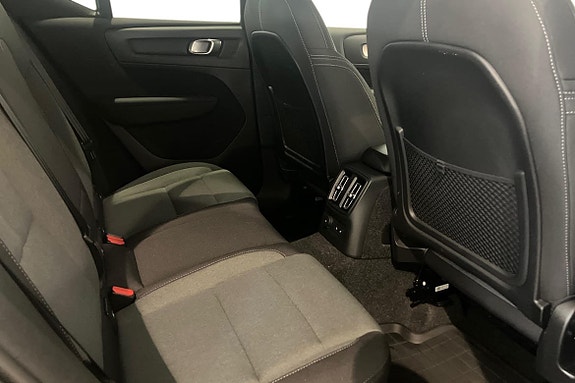 Volvo XC40 9 of 22