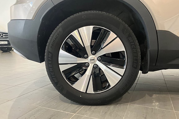 Volvo XC40 17 of 22