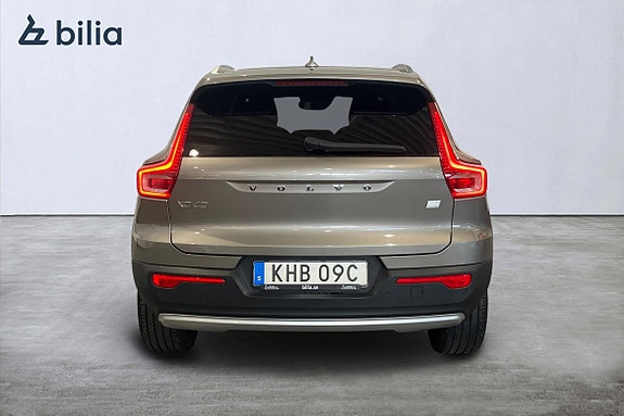 Volvo XC40 5 of 22