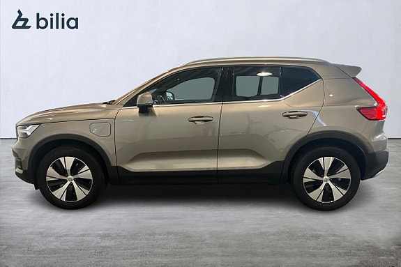 Volvo XC40 3 of 22