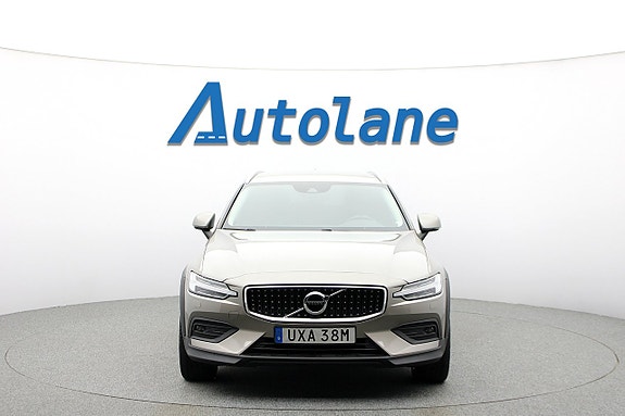 Volvo V60 Cross Country 3 of 27