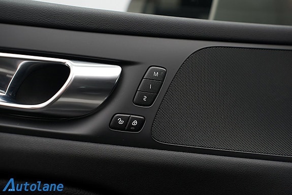 Volvo V60 Cross Country 13 of 27