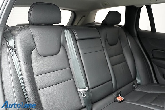 Volvo V60 Cross Country 19 of 27