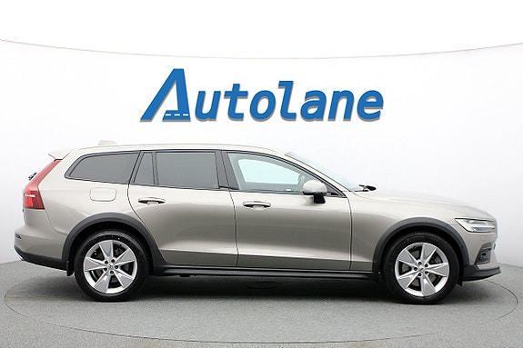 Volvo V60 Cross Country 9 of 27