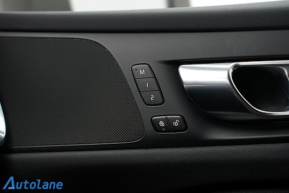 Volvo V60 Cross Country 18 of 27