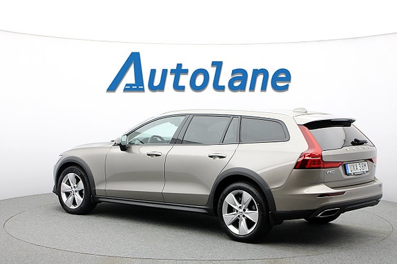 Volvo V60 Cross Country 6 of 27