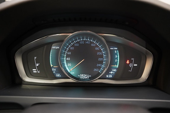 Volvo V60 13 of 24