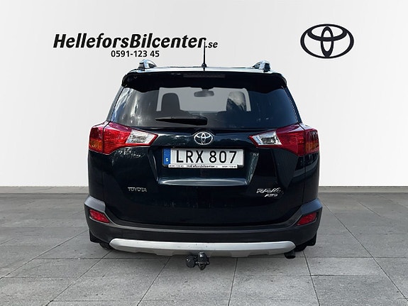 Toyota RAV4 4 of 21
