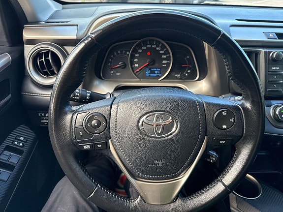 Toyota RAV4 13 of 21