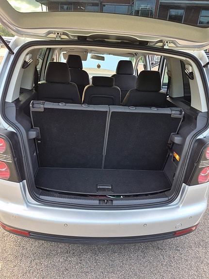 Volkswagen Touran 7 of 7