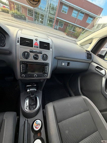 Volkswagen Touran 6 of 7