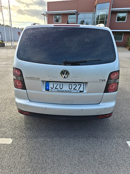 Volkswagen Touran 3 of 7